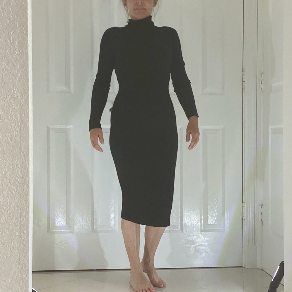 BLACK TURTLNECK BODYCON MIDI DRESS SIZE SMALL